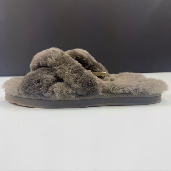 UGG Abela cris-cross grey furry sheepskin fluffy slippers sz 7 EUC - Picture 2 of 16